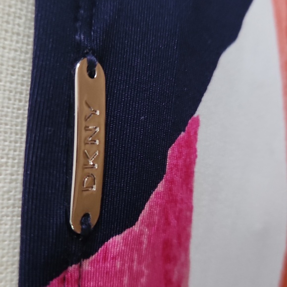 DYNK, NWT, Women's Swimsuit 🩱 Top, Size Large, Pink, Navy - Picture 4 of 12